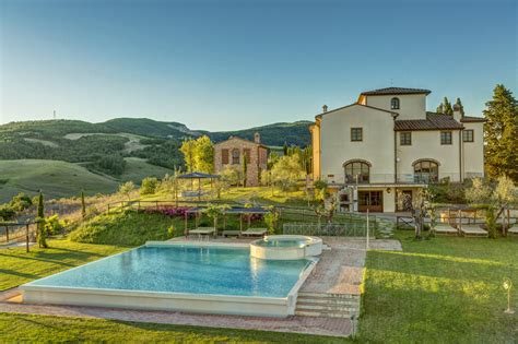 Luxury villas in Tuscany with garden - luxury villas - luxury villas in tuscany