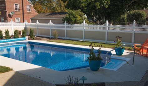 Pool Fence Designs, Pictures, & Regulations Explained | FFR Blog