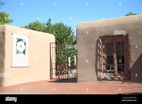 Georgia O'Keeffe Museum, Santa Fe, New Mexico, USA Stock Photo - Alamy