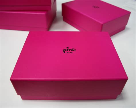 NotAnotherBeautyBlog: Castiga o cutie PINK BOX! - Concurs Inchis