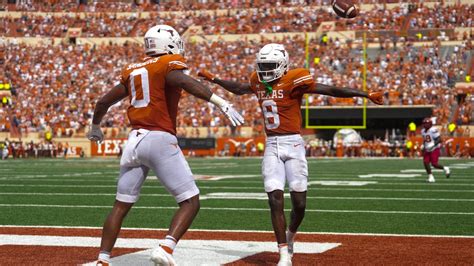 Texas football photos vs. Iowa State