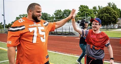 Wilson’s Joel Bitonio Earns Historic Pro Bowl Nod, Named Browns’ Man of the Year – The562.org