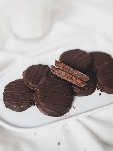 Healthy Thin Mints (Vegan + Gluten-Free) - Chloe Ting Recipes