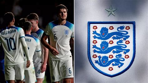 England's badge includes several hidden details including the reason why there are three lions ...