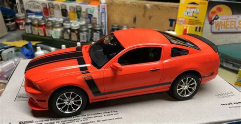 2013 Mustang Boss 302 -- Plastic Model Car Kit -- 1/25 Scale -- #85 ...