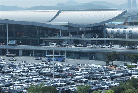 Gimpo International Airport closure pledge draws heated debate