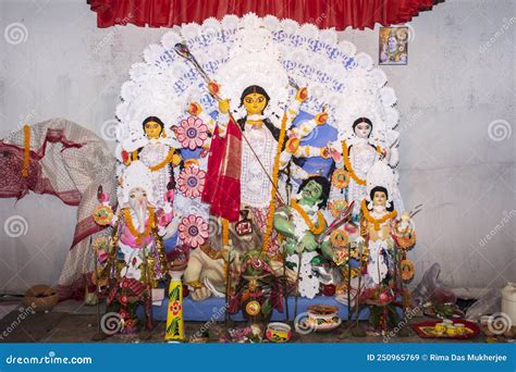 Beautiful Hindu Goddess Durga Idol in Kolkata Stock Image - Image of ...