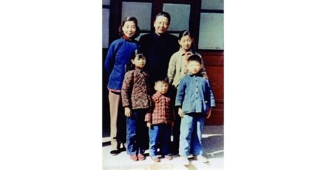 Mother's Day: Memories of Xi Jinping growing up with his mother