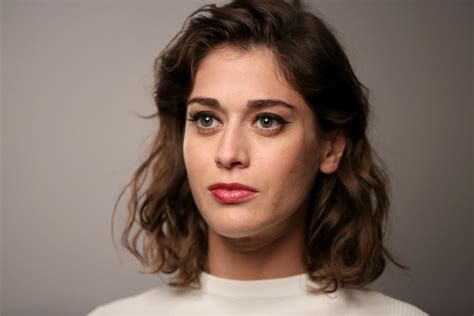 Is Lizzy Caplan Single? The 'Masters of Sex' Star Is A Woman of Mystery & It's Awesome