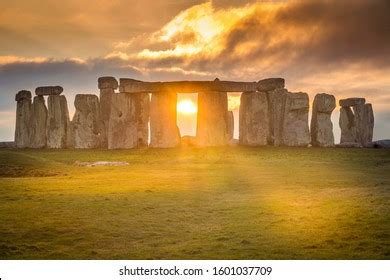 Stonehenge During Sunset Winter Solstice foto stock 1601037709 ...