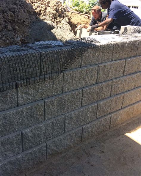 Retaining Walls - KleeSchulte Concrete