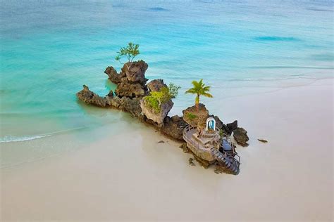 The Famous Attractions To Visit On Boracay Island