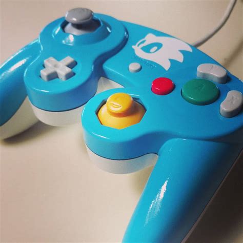 Sonic themed custom gamecube controller by TradermonTrades on DeviantArt