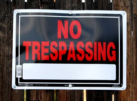 No Trespassing Sign Picture | Free Photograph | Photos Public Domain