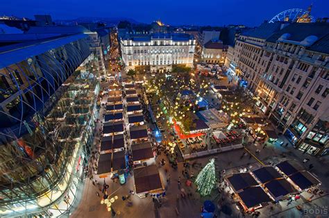 8 classic Christmas markets of downtown Budapest in 2015