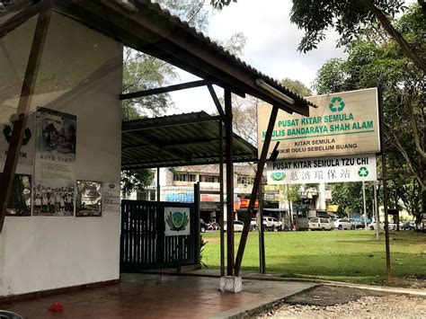 Tzu Chi Recycling Centre di bandar Shah Alam