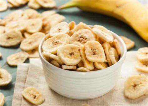 How To Dehydrate Bananas | RecipeLion.com