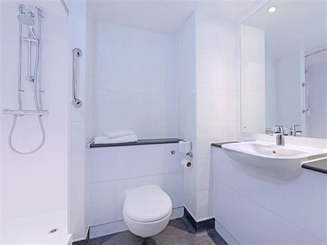 Travelodge London Central Waterloo Rooms: Pictures & Reviews - Tripadvisor