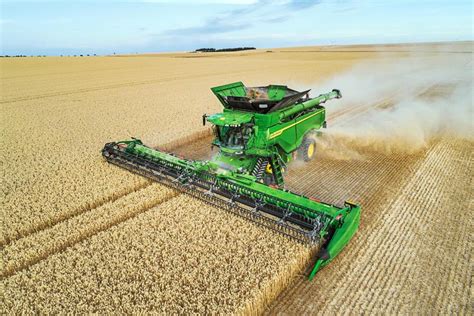 John Deere launches 700hp 100t/hr X9-Series combine - Free