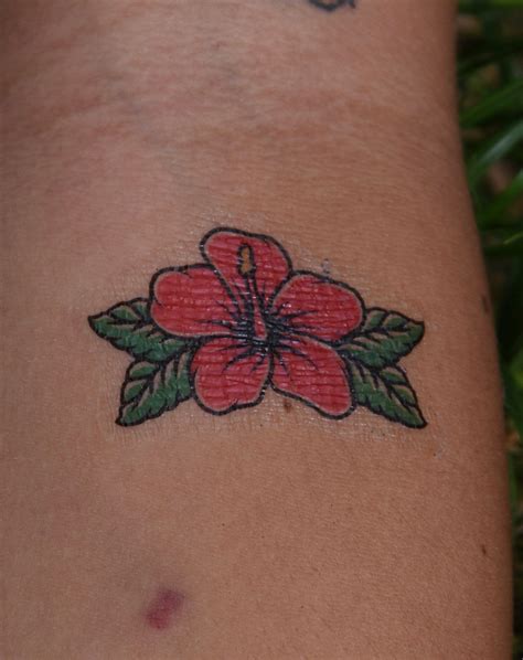 Top 81+ traditional hibiscus tattoo best - in.coedo.com.vn