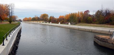 Reconstruction of the walls of the Lachine Canal National Historic Site | CIMA