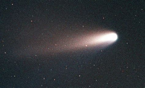 Remembering Comet Hale-Bopp's Unlikely Discovery | Mental Floss