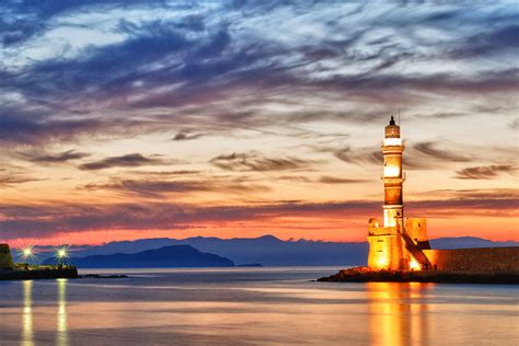 Discover wild beauty of Grecian seas’ lighthouses | protothemanews.com