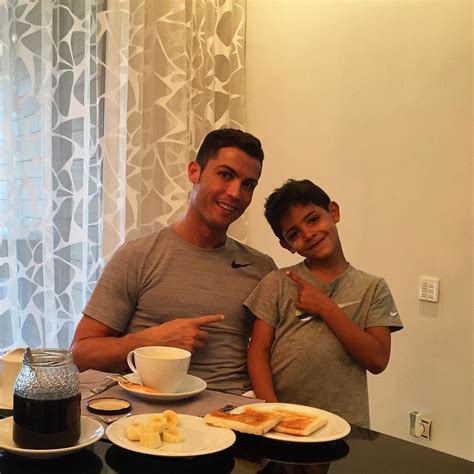 Cristiano Ronaldo Family Pictures | POPSUGAR Latina