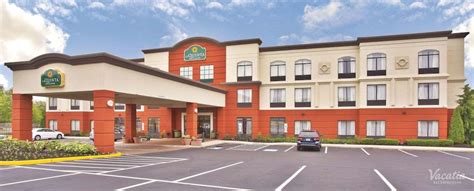 La Quinta Inn & Suites by Wyndham Mt. Laurel - Philadelphia | Philadelphia Hotels in New Jersey