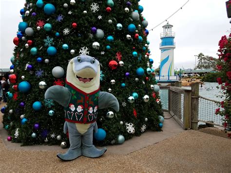 SeaWorld Orlando's Christmas Celebration: Where The Season Meets The Sea 2017 Review | Chip and ...