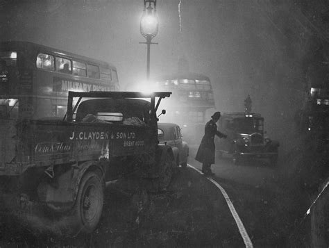 Pea souper that killed 12,000: So black you couldn't see the screen in ...