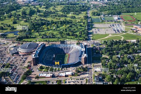 Michigan football stadium aerial hi-res stock photography and images ...