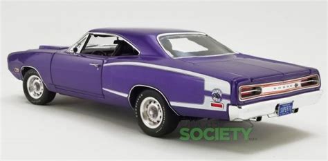 GMP New 1970 Dodge Super Bee - Plum Crazy • DiecastSociety.com