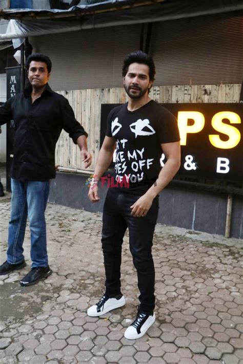 Varun Dhawan And David Dhawan Spotted At Khar Photos - FilmiBeat