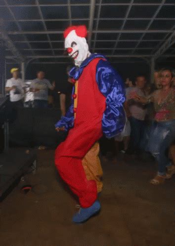 Elloko Clown GIF - Elloko Clown Dancing - Discover & Share GIFs