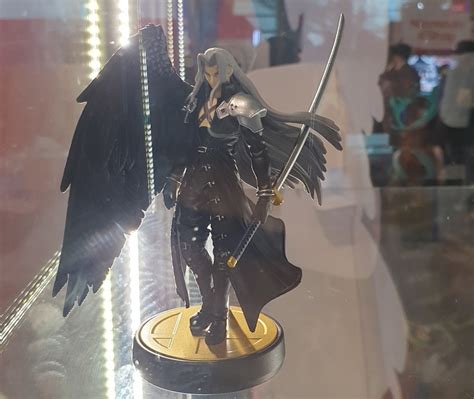 First look at the Smash Bros. Ultimate Sephiroth and Kazuya amiibo