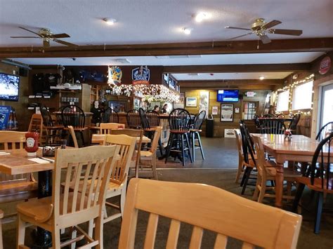 Top 14 Restaurants in North Conway, NH - The Wild Trek