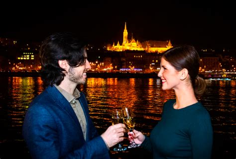 Budapest Buffet Dinner Cruise - Budapest River Cruise