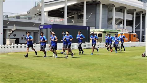 India Test players 'out and about in London' - Rediff Cricket