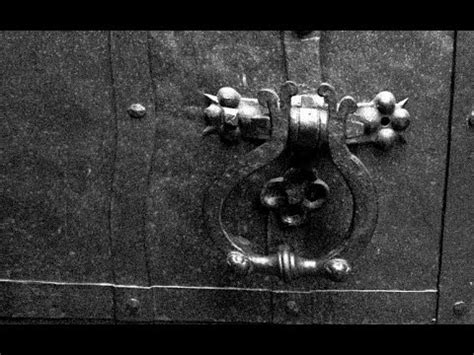 Knocking On Iron Door Sound Effect - YouTube