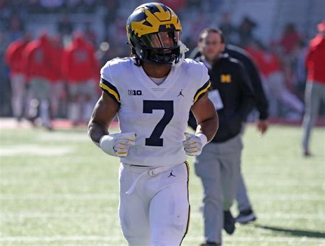 Donovan Edwards with 2 long TD runs as Michigan ravages Ohio State