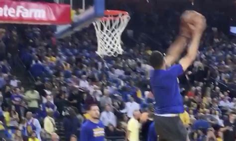 Steph Curry rose up for a two-handed 360 dunk ahead of Warriors-Spurs | For The Win