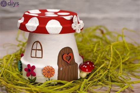 DIY Mushroom House - How to Make a Mushroom House for Your Garden