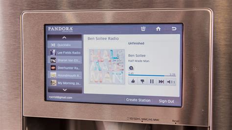 Samsung unveils a smarter smart fridge (pictures) - CNET