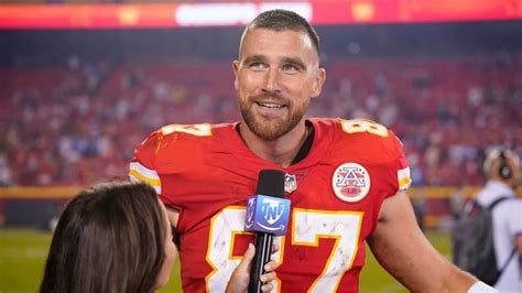 ᐅ Travis Kelce Hairstyle Guide: NFL Tight End Haircut