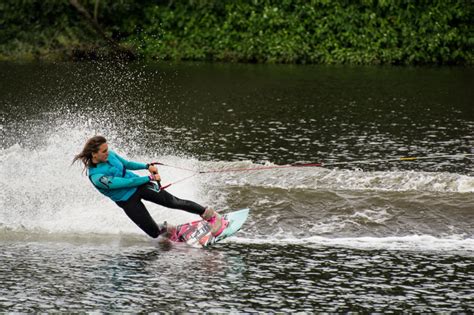 Beginners Wakeboarding: 10 Tips Every Beginner Wakeb...