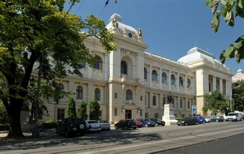 Trei cadre universitare de la Universitatea „Alexandru Ioan Cuza” din Iași au fost premiaţi de ...