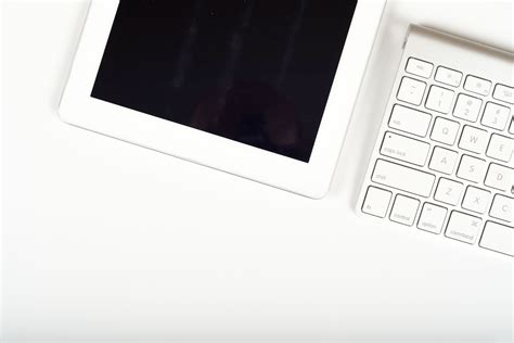 How to Connect a Wired Keyboard to Your iPad