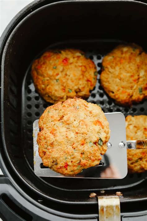 Super Easy Air Fryer Crab Cakes | The Recipe Critic