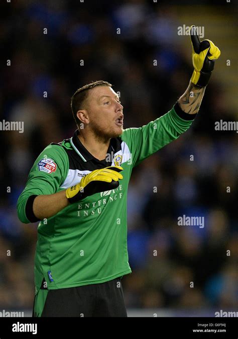 Leeds United goalkeeper Paddy Kenny shouts directions to his defence ...